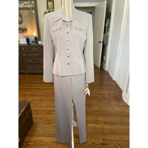 NWT TAIGA Paris light gray 2 piece pant suit
